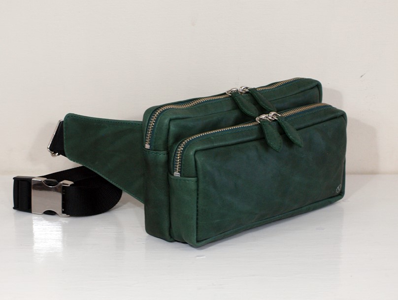受注生産品【手ぶらで出歩けるウエストポーチ】カジュアルすぎない品質の良さ際立つ牛革ヒップバッグ、斜め掛けに便利　グリーン