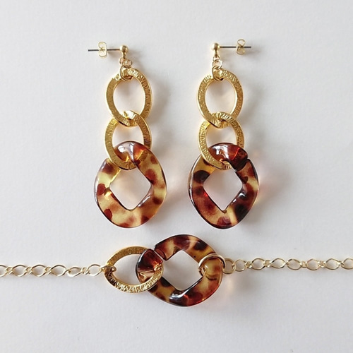 鼈甲のピアス、ブレスレットのセット