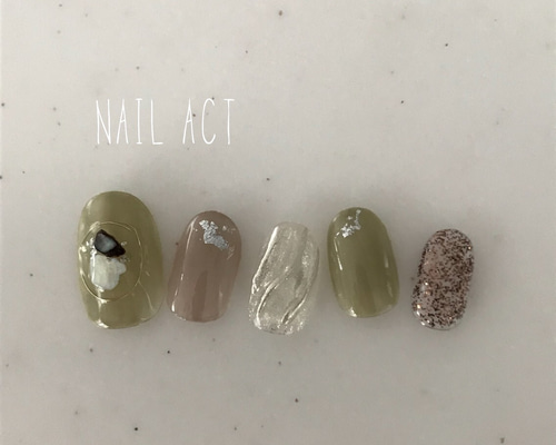 ☆A-367☆ネイルチップ カーキ×ダルメシアンのニュアンスネイル