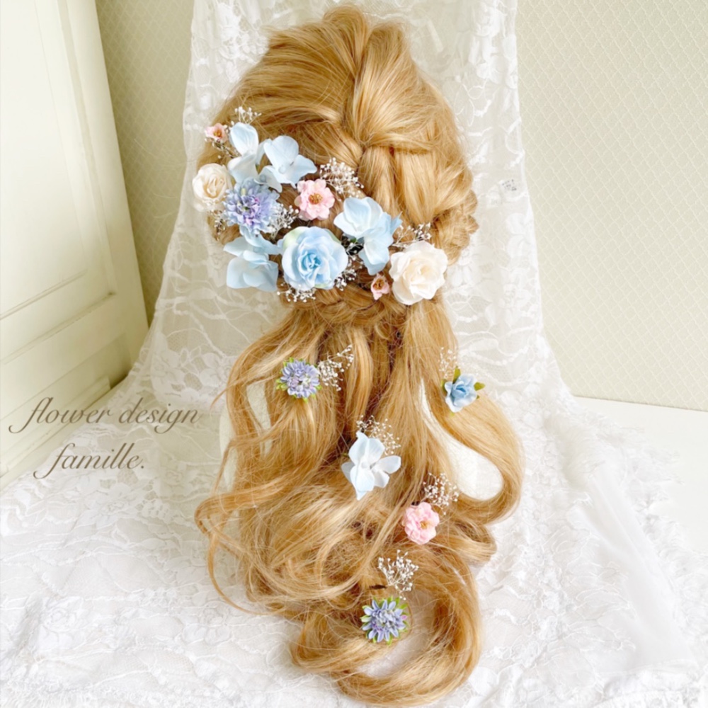 013.パステルブルー•水色グラデーションの髪飾り 編みおろしヘア