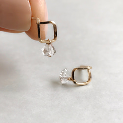 ハーキマークォーツ ピアス（スタッド・一粒） の人気通販｜Creema 