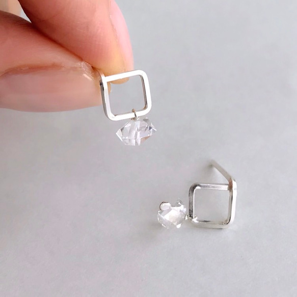 迷你方形 pierce Herkimer 鑽石（鍍銀）耳環 第1張的照片