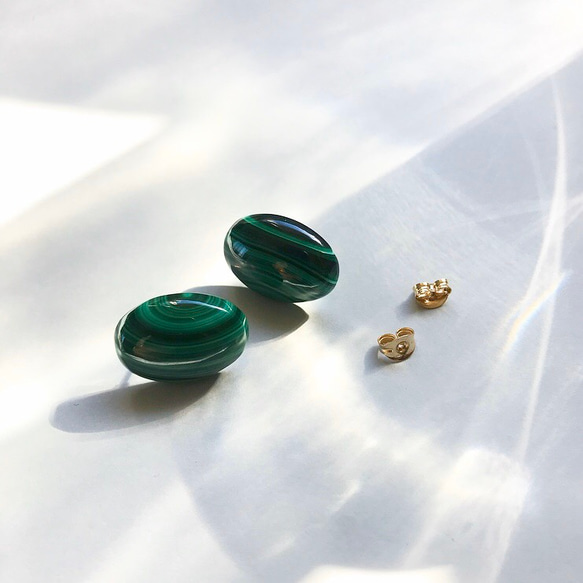 假日珠寶孔雀石橢圓形切割 (14KGF) 耳環/零件可更換 第3張的照片