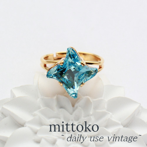 専用ですので、押さないでください。アクアマリンの素敵な指輪です