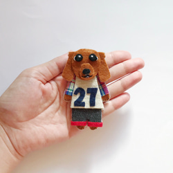 【きせかえわんこ】ダックス一体型ブローチ（２７トレーナー）犬・ペット・フェルト 2枚目の画像