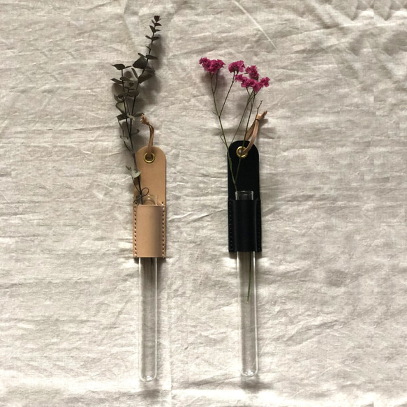 革と試験管の一輪挿し_壁掛けも可_Lサイズ 一輪挿し・花瓶・花器 No4