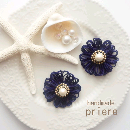 高級インド綿コットンパールビジューお花アクセサリー＊(紺)（ピアス  