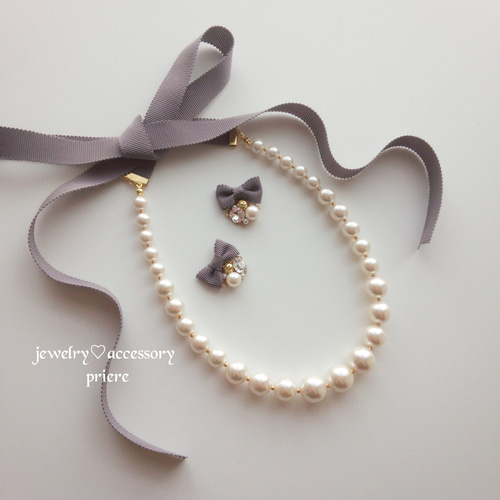 グログランリボンシルキーパールネックレス（チャコールグレー  