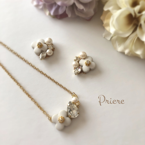 カラフルタイルお花ビジューアクセサリー*(ホワイト)(ピアス カラフルタイルお花ビジューアクセサリー*(ホワイト)(ピアス