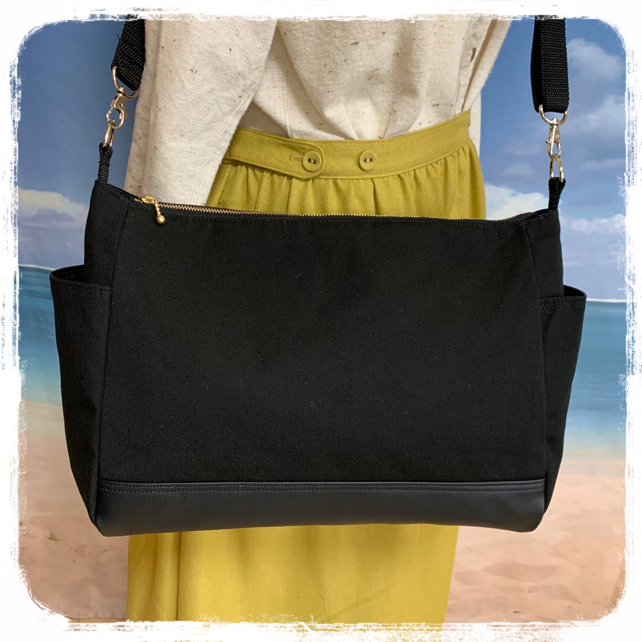 サイドポケットが便利な ショルダーバック 2way ボディーバック　長さ調節可能　大人の帆布黒色