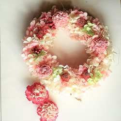 『母の日早割』22cm  カーネーションと紫陽花リース 3枚目の画像