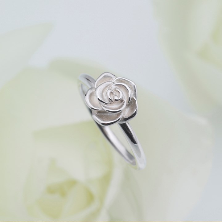 可愛らしいバラのSV925シルバーリング < Queen Rose【クインローズ】>