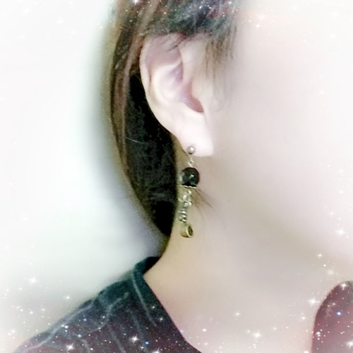 紳士うさぎの一服ピアス ～スモーキークォーツ～ ピアス（フック