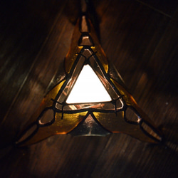 ステンドグラス　アロマランプ　三角　黄色 4枚目の画像