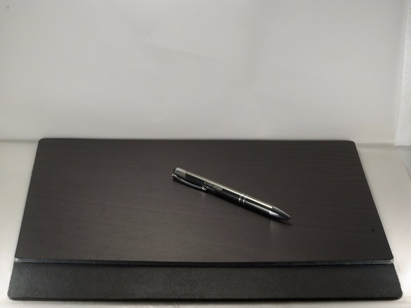 Mark Honor 義大利植鞣苯染頸紋皮墊桌墊主管桌墊-黑色60公分*40公分 第1張的照片