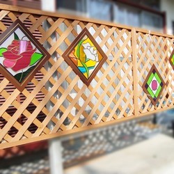 幾何学模様のフェンス飾り　ステンドグラス風（受注生産） 1枚目の画像