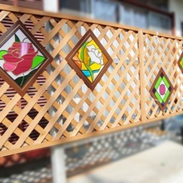 幾何学模様のフェンス飾り　ステンドグラス風（受注生産） 1枚目の画像