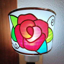 フットライト『深紅のバラ』LEDスイッチ式ライト　 足元ランプ 2枚目の画像