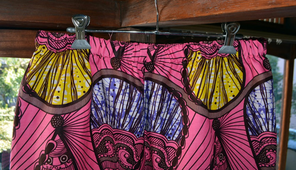 ギテンゲワイドパンツ　‐アフリカの布キテンゲで作ったワイドパンツ（20GWPB02） 5枚目の画像