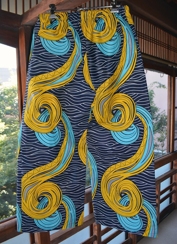ギテンゲワイドパンツ　‐アフリカの布ギテンゲで作ったワイドパンツ（20GWPB03） 2枚目の画像