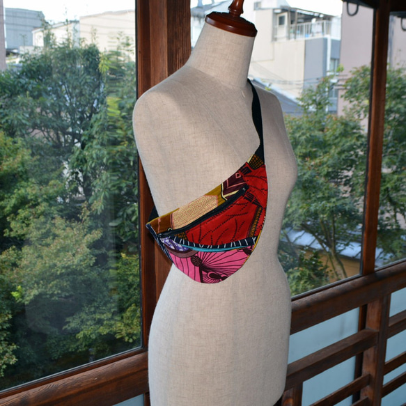 ギテンゲウエストバッグ　‐アフリカの布ギテンゲで作ったウエストバッグ（20GWB01） 4枚目の画像