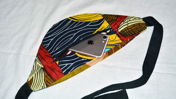 ギテンゲウエストバッグ　‐アフリカの布ギテンゲで作ったウエストバッグ（20GWB01） 6枚目の画像