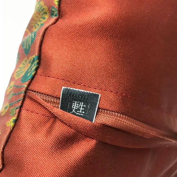帯クッション　シルク　絹　（クッションカバー）着物リメイク日本製 4枚目の画像