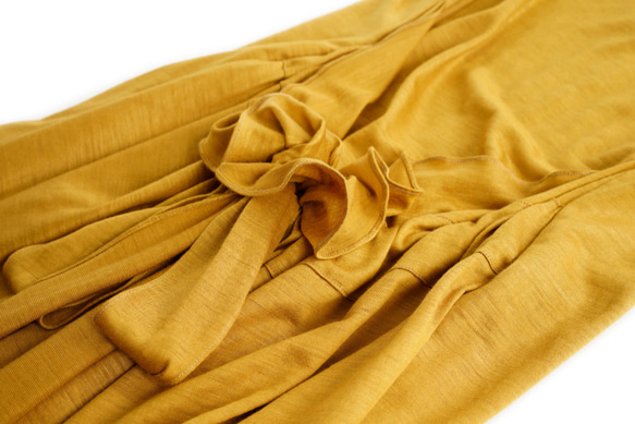 Brown Yellow Ruffled Detail Dress (Also have Black Color) 3枚目の画像