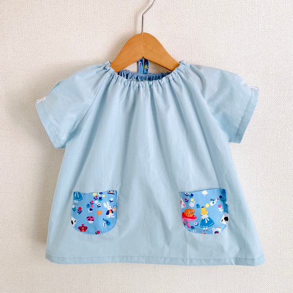 ◎ふんわり袖の半袖スモック◎不思議の国のアリス◎夏用スモックリボン  