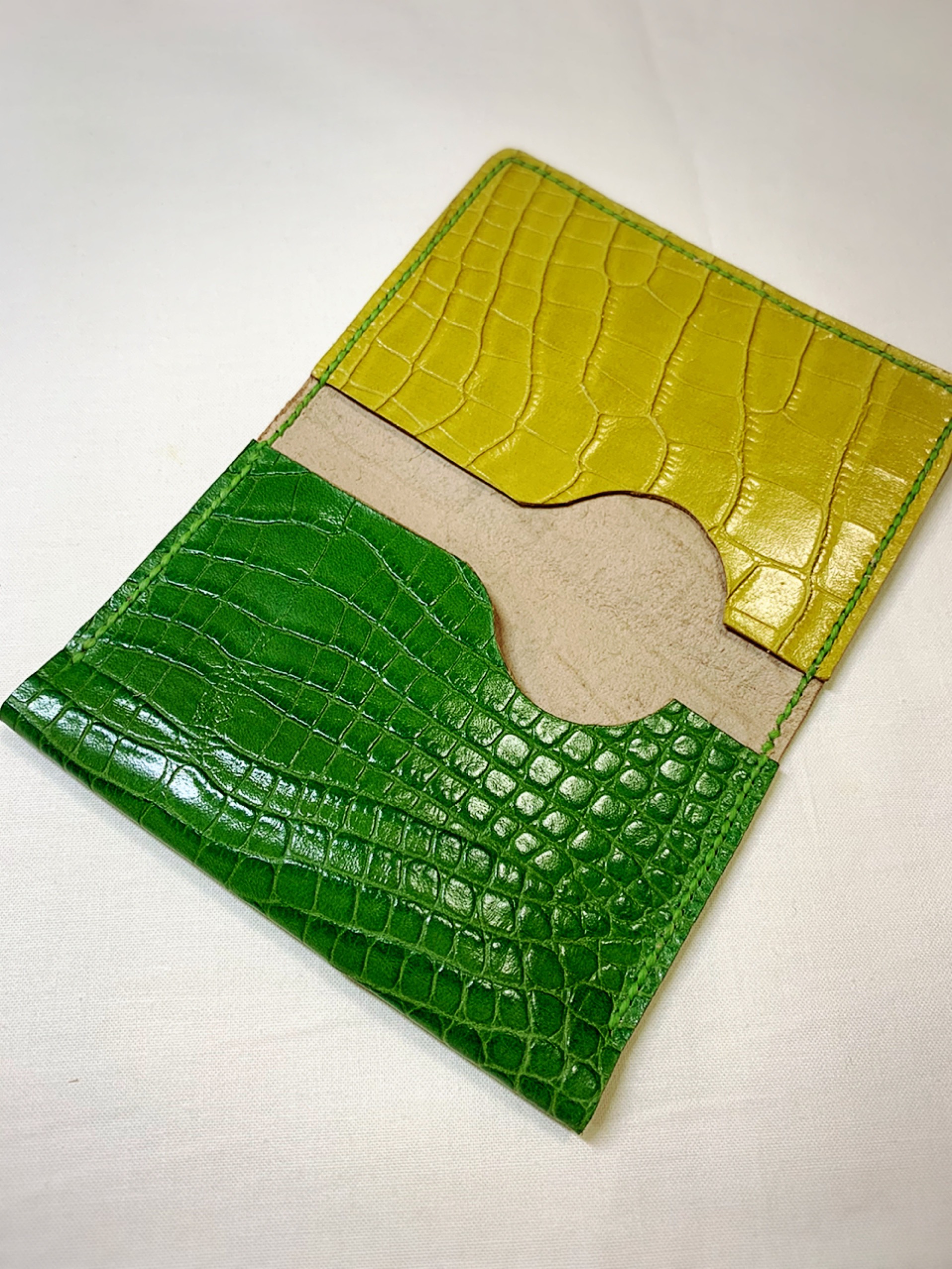 （受注作成）名刺入れ、カードケース★バイカラー　クロコ型アスワン#104