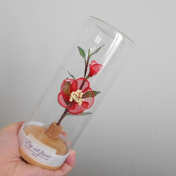 送料無料　ガラスの中の赤椿　インテリア・プレゼント用 1枚目の画像