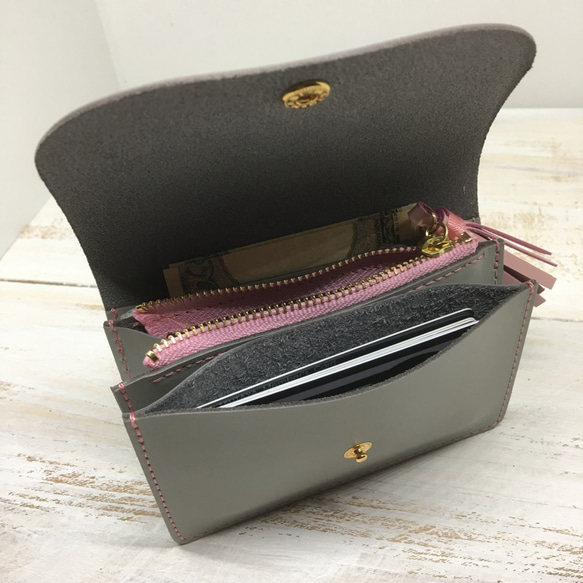 コンパクト財布とマルチケースのセットです。　牛革　バイカラー　グレー/ピンク 3枚目の画像