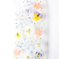 押し花のスマホケース -  flower rain 3枚目の画像