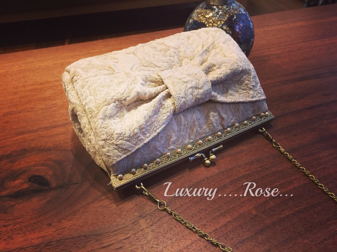 上質フランス製の立体薔薇柄生地でクラシカルな小さめアンティークバッグ　ミニバッグ　フォーマルバッグ