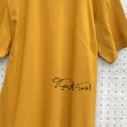 ワニの行進 Tシャツ キャメル （メンズL） 3枚目の画像