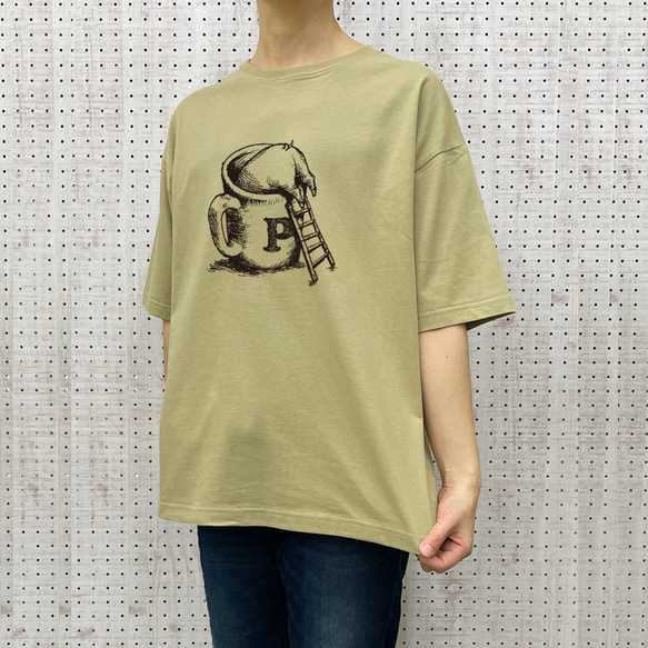 ぶたカフェ  ビッグシルエットTシャツ カーキ 4枚目の画像