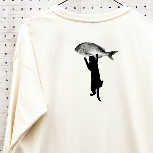 猫 ロングテール 長袖 Tシャツ カットソー アイボリー 裾ラウンド ビッグＴ ナチュラル かわいい 着やせ 4枚目の画像