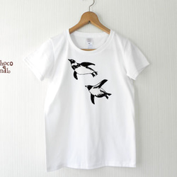 泳いでる！ペンギン 白 Tシャツ（インク：黒） 2枚目の画像