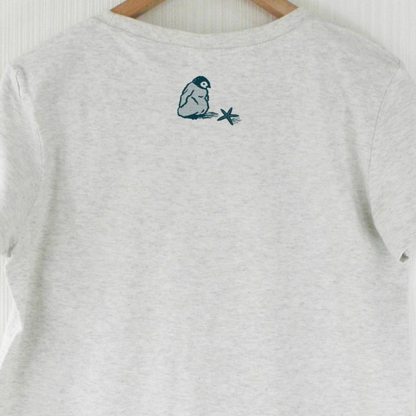 星見るペンギンTシャツ　オートミール（インク紺） 3枚目の画像