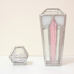 香水瓶風 ステンドグラス ペンスタンド 2枚目の画像
