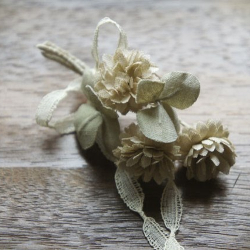 earring 【 布花ドライフラワーイヤリング ＊ シロツメクサ