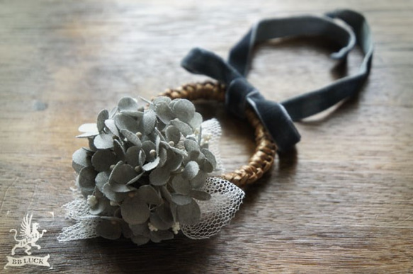 hair tie 【 布花ヘアゴム ＊ hydrangea ＆ ribbon ... gray 】 1枚目の画像