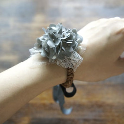 hair tie 【 布花ヘアゴム ＊ hydrangea ＆ ribbon ... gray 】 3枚目の画像