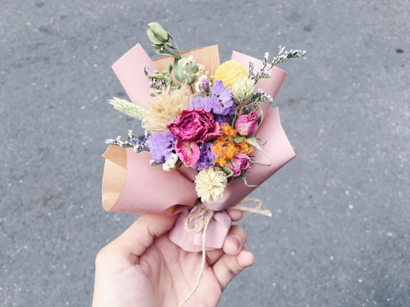 【好花】韓風粉色包裝迷你花束 韓國包裝乾燥花花束 情人節花束【隨機出售】(XS) 第2張的照片