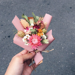 【好花】韓風粉色包裝迷你花束 韓國包裝乾燥花花束 情人節花束【隨機出售】(XS) 第4張的照片