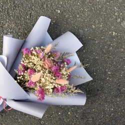 【好花】進口滿天星粉色乾燥花束 情人節花束 升遷花禮 韓國進口包裝紙(L) 第1張的照片