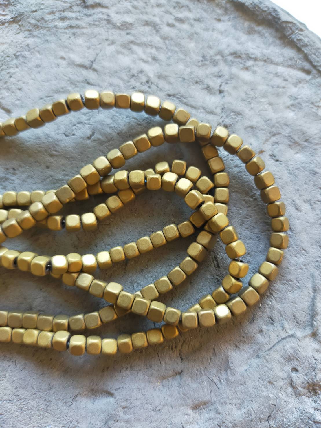 キューブ ビーズ80個 Amazon.co.jp: JJZXD ジュエリー スクエアビーズ 散在ビーズ