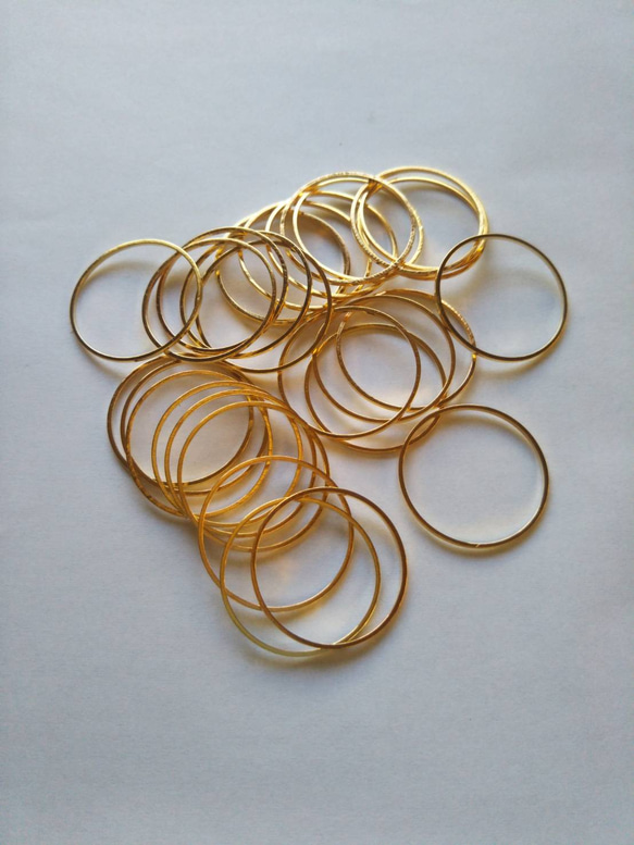 ゴールドの綺麗なリングパーツ　20㎜ 4枚目の画像