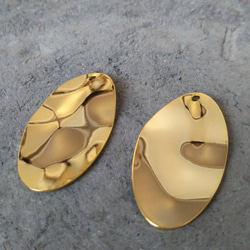 ゴールドのオーバルチャーム　30×15.5㎜ 2枚目の画像