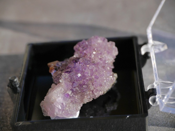 天然石アメジストエレスチャル(ヒマラヤ産)原石結晶ミニクラスター ケース付き 紫水晶誕生石[amc-200826-01] 9枚目の画像